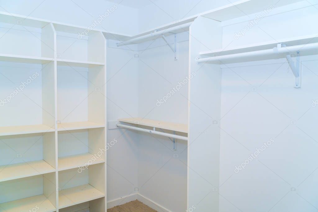 Interior de armario empotrado planificado