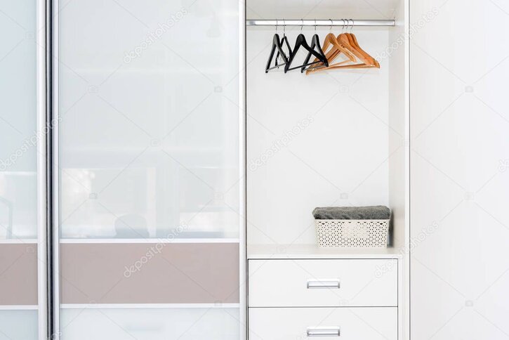 Vestidor de madera a medida con LED